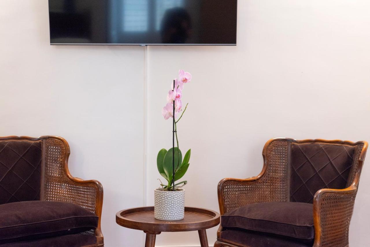 Modern Hospitality Naples Exclusive Stay Exterior photo