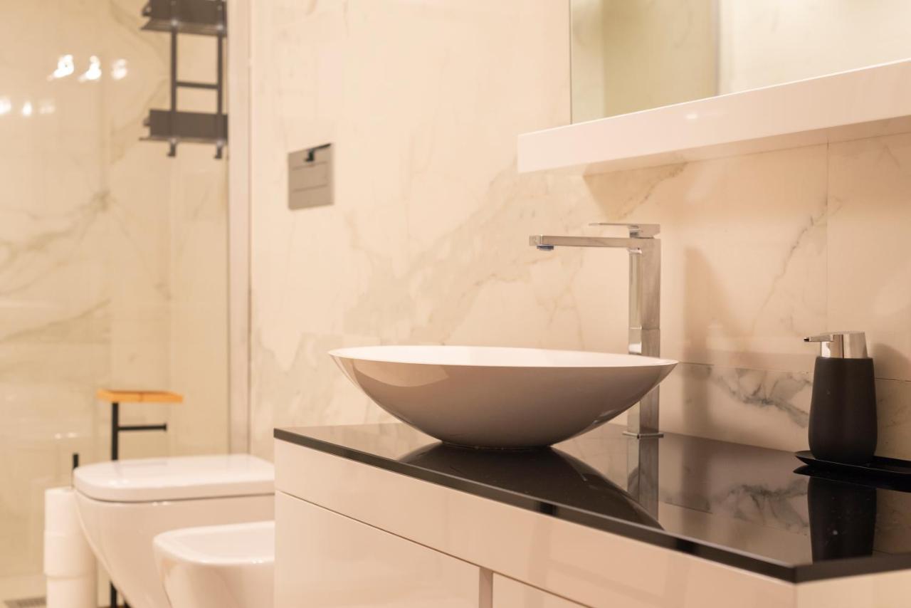 Modern Hospitality Naples Exclusive Stay Exterior photo